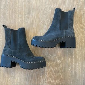 Vince Camuto Madisha Platform Chelsea Boot Dark Gray Suede Slip On Womens Size 5